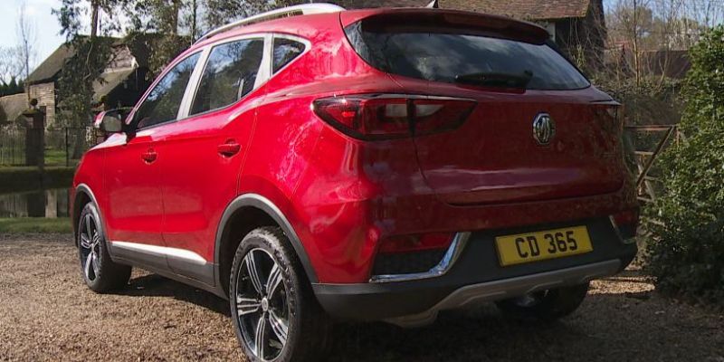 MG ZS Hatchback Review a
